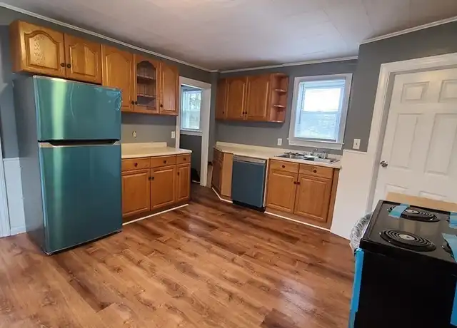 Property at 181 Beacon St, Clinton, MA, 01510, 2 beds, 1 bath, [object Object]