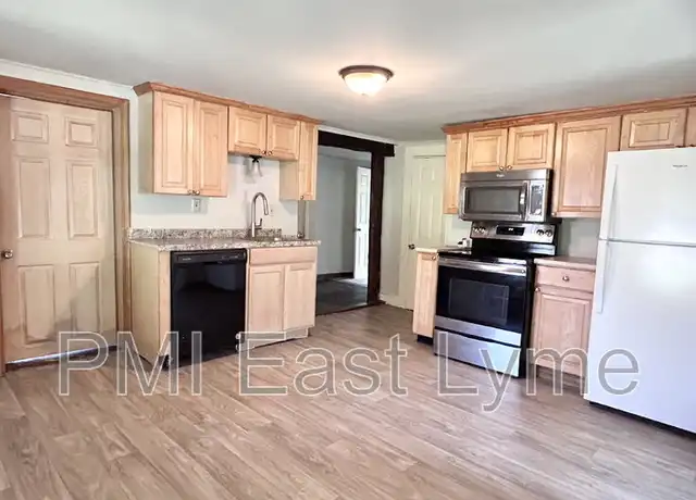 Property at 231 Salem Tpke Unit 1, Norwich, CT, 06360, 3 beds, 1 bath, [object Object]