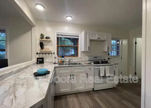 Property at 4538 Knox St Unit 2, Lincoln, NE, 68504, 1 bed, 1 bath, [object Object]
