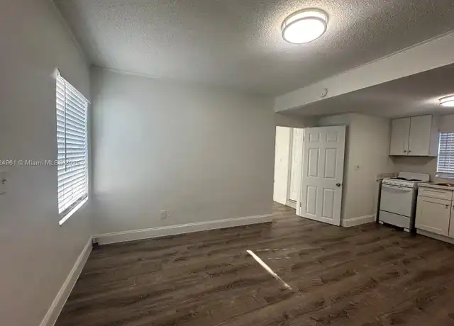 Property at 4249 Bougainvilla Dr Unit 4, Lauderdale-By-The-Sea, FL, 33308, 1 bed, 1 bath, [object Object]