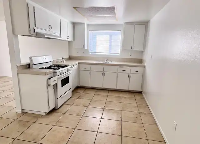 Property at 380 Plymouth Dr, Vista, CA, 92083, 1 bed, 1 bath, [object Object]
