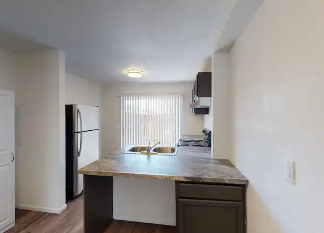 Property at 1515 8th St NW Unit 04, Albuquerque, NM, 87102, 2 beds, 1 bath, [object Object]