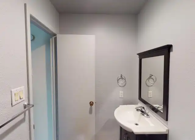 Property at 1515 8th St NW Unit 04, Albuquerque, NM, 87102, 2 beds, 1 bath, [object Object]