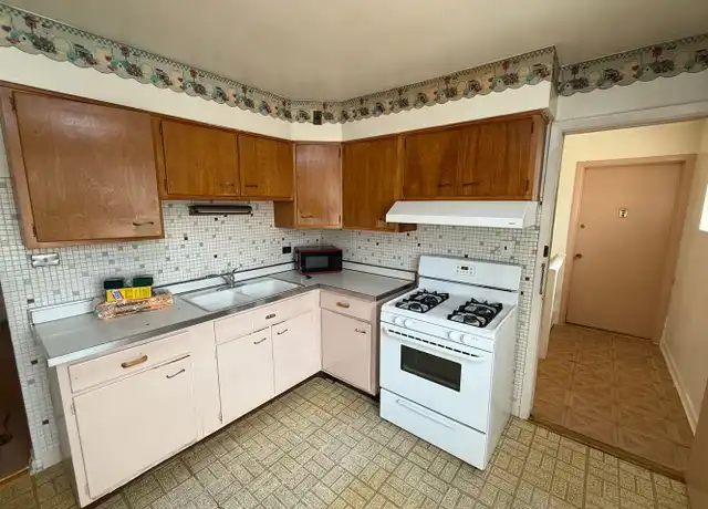 Property at 6440 N Richmond St Unit 6440-2B, Chicago, IL, 60645, 1 bed, 1 bath, [object Object]