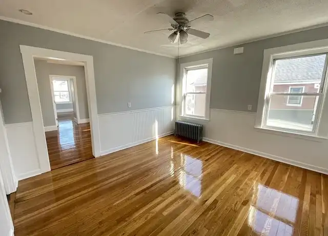 Property at 6 Pearl St Unit 2, Salem, MA, 01970, 3 beds, 1 bath, [object Object]