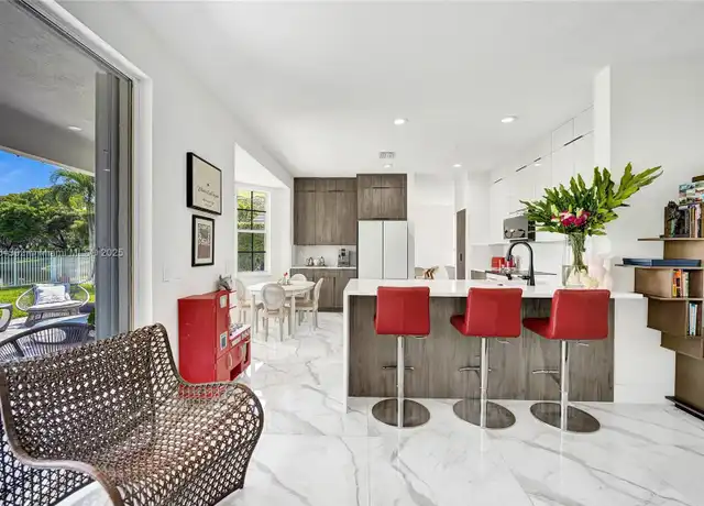 Property at 1104 Cedar Falls Dr, Weston, FL, 33327, 5 beds, 3.5 baths, [object Object]