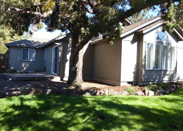 Photo of 2224 NE Wells Acres Rd, Bend, OR 97701