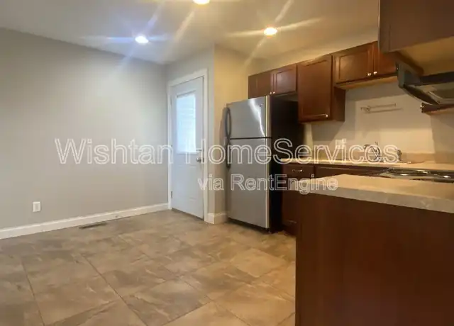 Property at 524 W Murray St Unit B, Macomb, IL, 61455, 1 bed, 1 bath, [object Object]