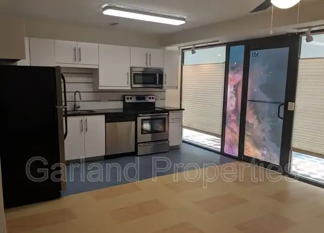 Property at 110 Campbell Ave SW Unit 101, Roanoke, VA, 24011, 1 bed, 1 bath, [object Object]