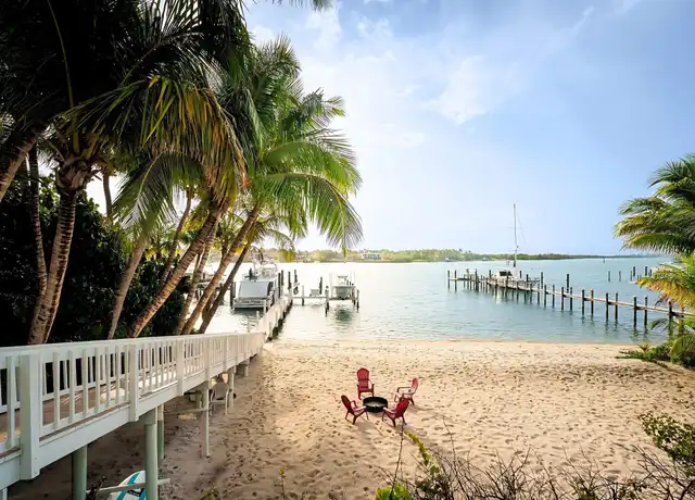 Property at 17649 SE Federal Hwy, Jupiter, FL, 33469, 5 beds, 4.5 baths, [object Object]
