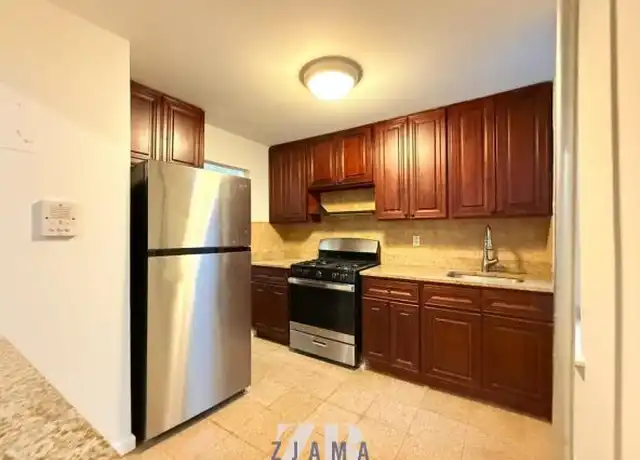 Property at 170 Parkside Ave, Brooklyn, NY, 11226, 2 beds, 1 bath, [object Object]