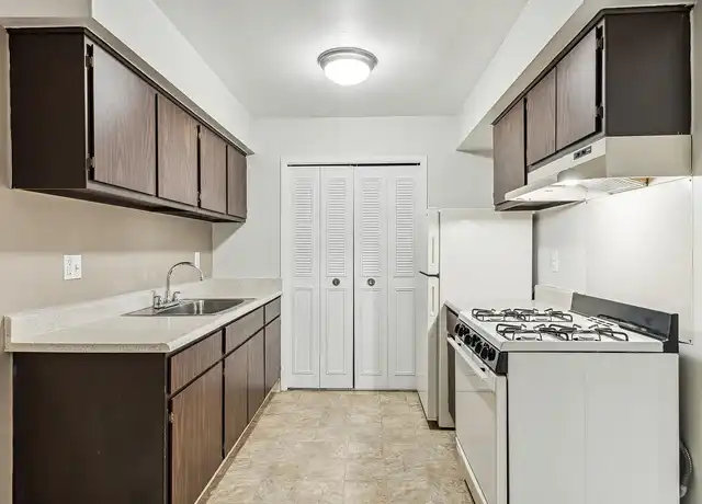 Property at Pointe West Apartments - 1947 Cottrill Ln, Westland, MI, 48186, 1-2 bed, 1 bath, [object Object]