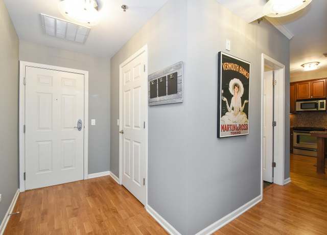 Photo of 100 E Station St #316, Barrington, IL 60010