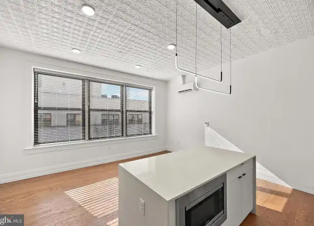 Property at 801 N Market St Unit 206, Wilmington, DE, 19801, 1 bed, 1 bath, [object Object]