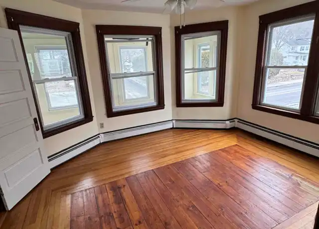 Property at 1064 Pleasant St Unit 2, Worcester, MA, 01602, 3 beds, 1 bath, [object Object]