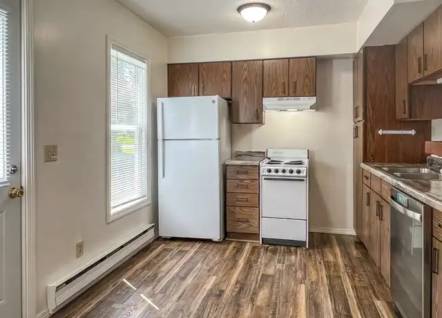 Property at 515 White St Unit 4, Marquette, MI, 49855, 2 beds, 1 bath, [object Object]