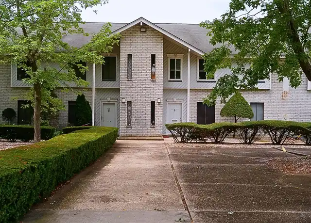 Property at 9 Boulder Ct Unit 9, Coram, NY, 11727, 2 beds, 1 bath, [object Object]