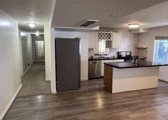 Property at 1219 E Bridle Trail Rd, Draper, UT, 84020, 3 beds, 2 baths, [object Object]