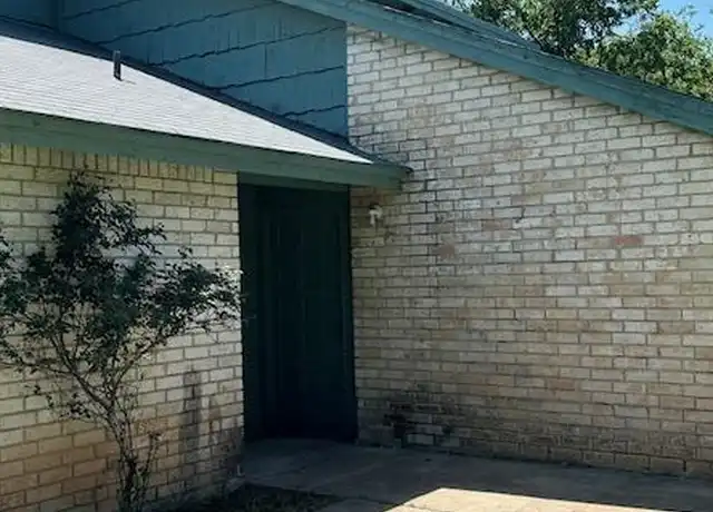 Property at 516 Tomahawk Trl, Kerrville, TX, 78028, 2 beds, 1 bath, [object Object]