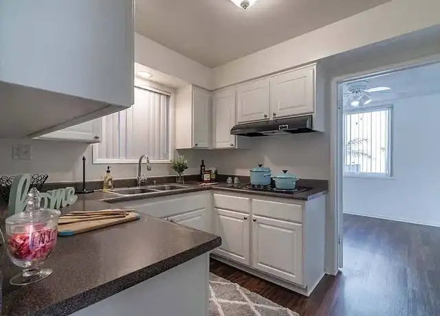 Property at Park Avenue Apartments - 2000 Park Ave, Long Beach, CA, 90815, 1-3 bed, 1-2 bath, [object Object]