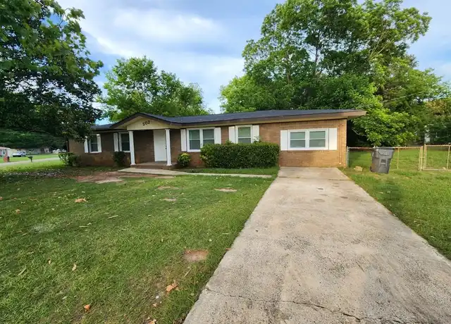 Property at 502 Alabama Ave, Warner Robins, GA, 31093, 4 beds, 2 baths, [object Object]