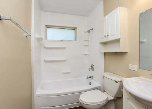 Photo of 118 Davis Ct, Bolingbrook, IL 60440