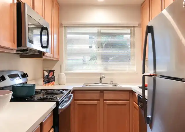Property at Parkwood Apartments - 1032 W Remington Dr, Sunnyvale, CA, 94087, 1-2 bed, 1 bath, [object Object]