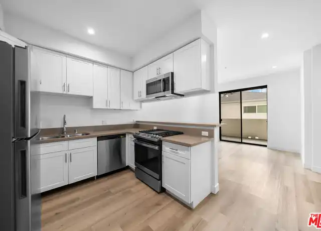 Property at 5612 Lexington Ave Unit 204, Los Angeles, CA, 90038, 2 beds, 2 baths, [object Object]