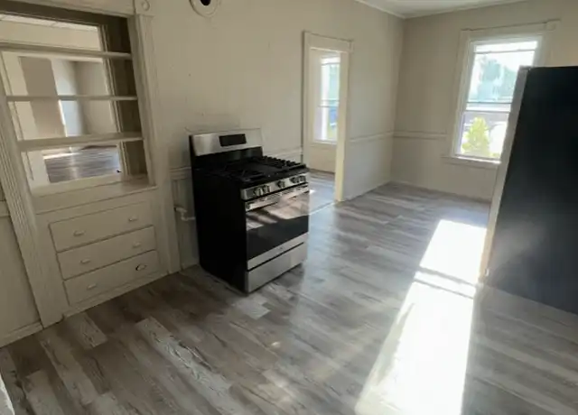 Property at 265 Park Ave Unit 2, Worcester, MA, 01609, 4 beds, 1 bath, [object Object]