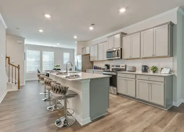 Property at 107 Chestnut Trce, Hapeville, GA, 30354, 3 beds, 3.5 baths, [object Object]