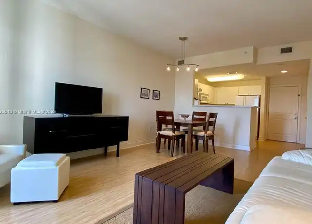 Property at 10 Aragon Ave #1218, Coral Gables, FL, 33134, 1 bed, 1 bath, [object Object]