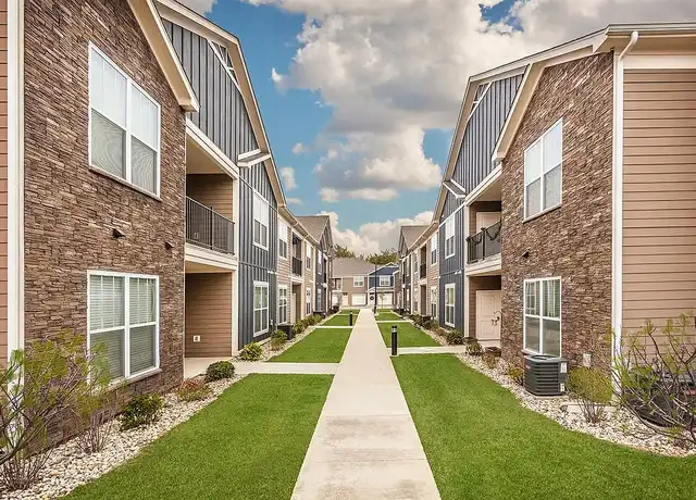 Property at Park Thirty Three Apartments - 1401 Park 33 Blvd, Goshen, IN, 46526, 1-3 bed, 1-2 bath, [object Object]