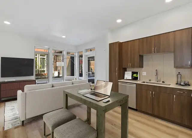 Photo of 590 Madison Ave N, Bainbridge Island, WA 98110