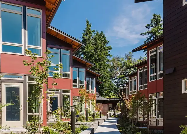 Photo of 590 Madison Ave N, Bainbridge Island, WA 98110