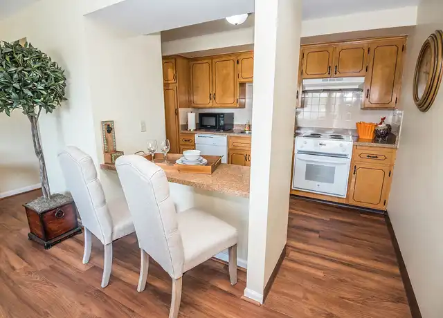 Property at Olde Towne Village Apartments - 1950 Sheridan Dr, Buffalo, NY, 14223, 1-2 bed, 1 bath, [object Object]