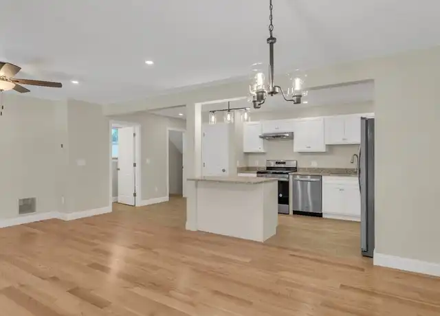 Property at 96 Royal Ln Unit 96, Agawam, MA, 01001, 3 beds, 2.5 baths, [object Object]