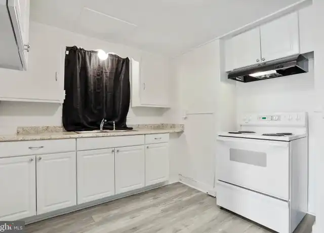 Property at 310 N Potomac St Unit 1FS, Hagerstown, MD, 21740, 2 beds, 1 bath, [object Object]