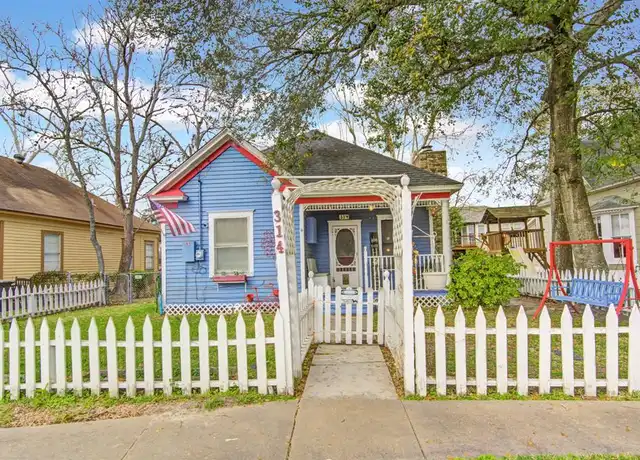 Property at 314 W Sidnor St, Alvin, TX, 77511, 2 beds, 1 bath, [object Object]