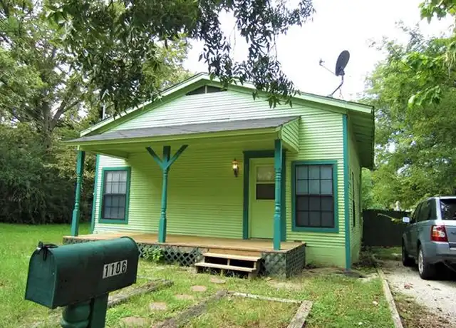 Property at 1106 Peak St, Denton, TX, 76201, 2 beds, 1 bath, [object Object]