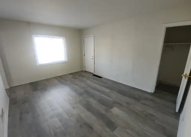 Property at 2706 Oxford Ave Unit 2, Dayton, OH, 45406, 2 beds, 1 bath, [object Object]