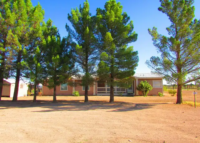 Property at 615 E Pear St, Deming, NM, 88030, 3 beds, 2 baths, [object Object]