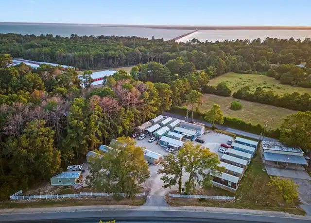Property at 413 N FM 356, Onalaska, TX, 77360, 1 bed, 1 bath, [object Object]