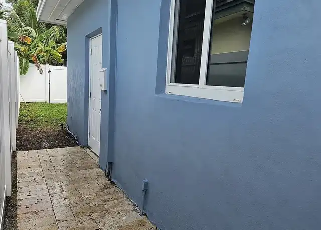 Property at 734 SW 4th Ter, Dania, FL, 33004, 0 beds, 1 bath, [object Object]