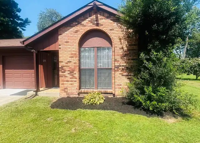 Property at 211 Woodbine Dr, Paducah, KY, 42001, 2 beds, 1.5 baths, [object Object]