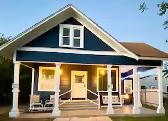 Property at 1211 Santa Monica St, San Antonio, TX, 78201, 3 beds, 2 baths, [object Object]