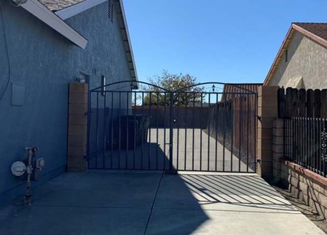 Photo of 328 Blue Ridge Ln, San Jacinto, CA 92583