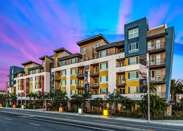 Photo of 11622 Aviation Blvd, Inglewood, CA 90304