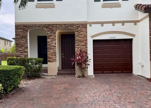 Property at 23762 SW 118th Ave, Homestead, FL, 33032, 3 beds, 2.5 baths, [object Object]