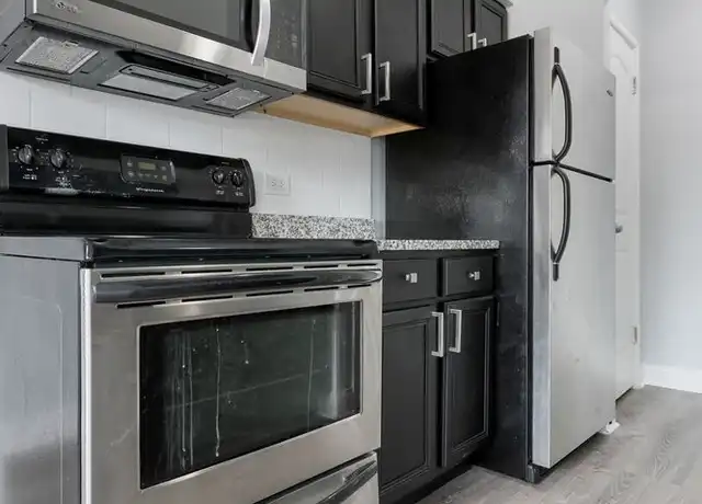 Property at 6826 N Ridge Blvd #204, Chicago, IL, 60645, 2 beds, 1 bath, [object Object]