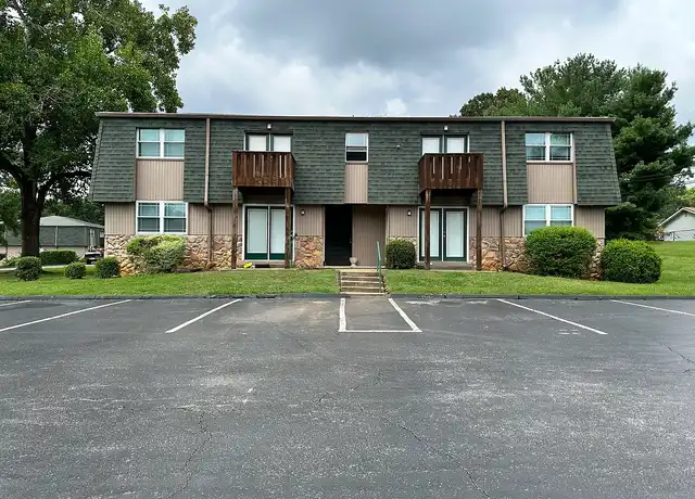 Property at Regency Square Apartments - 1751 Ashland City Rd, Clarksville, TN, 37043, 1 bed, 1 bath, [object Object]